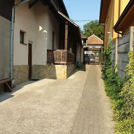 アパートホテル Ad Relax Podhájska